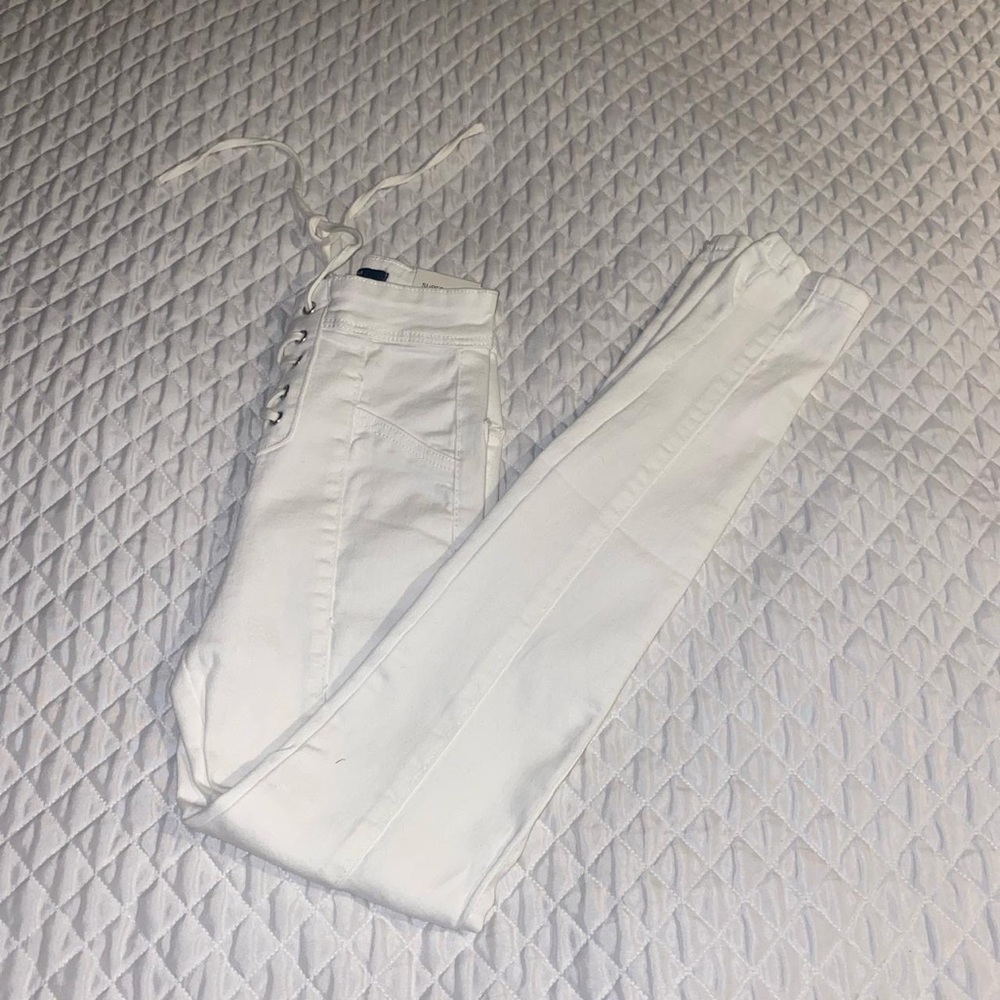 BERESHKA SUPER SKINNY HIGH RISE WHITE JEANS 
Size USA 00 / EUR 32